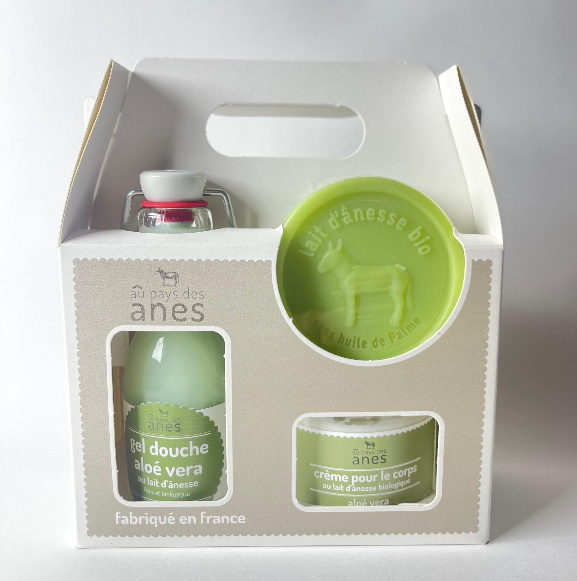 Aloe Vera Gift Box: Shower Gel - Round Soap - Body Cream